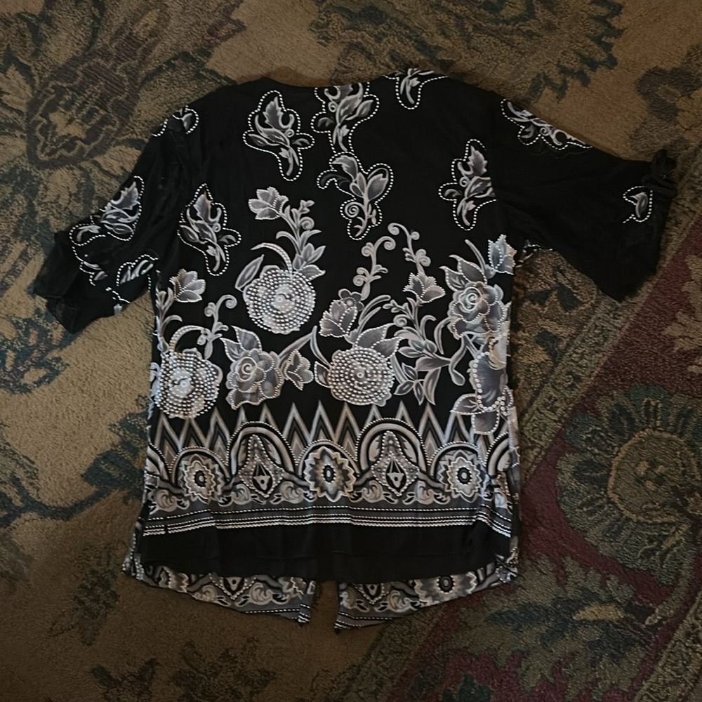 Embellished Top‎ - Picture 4 of 4